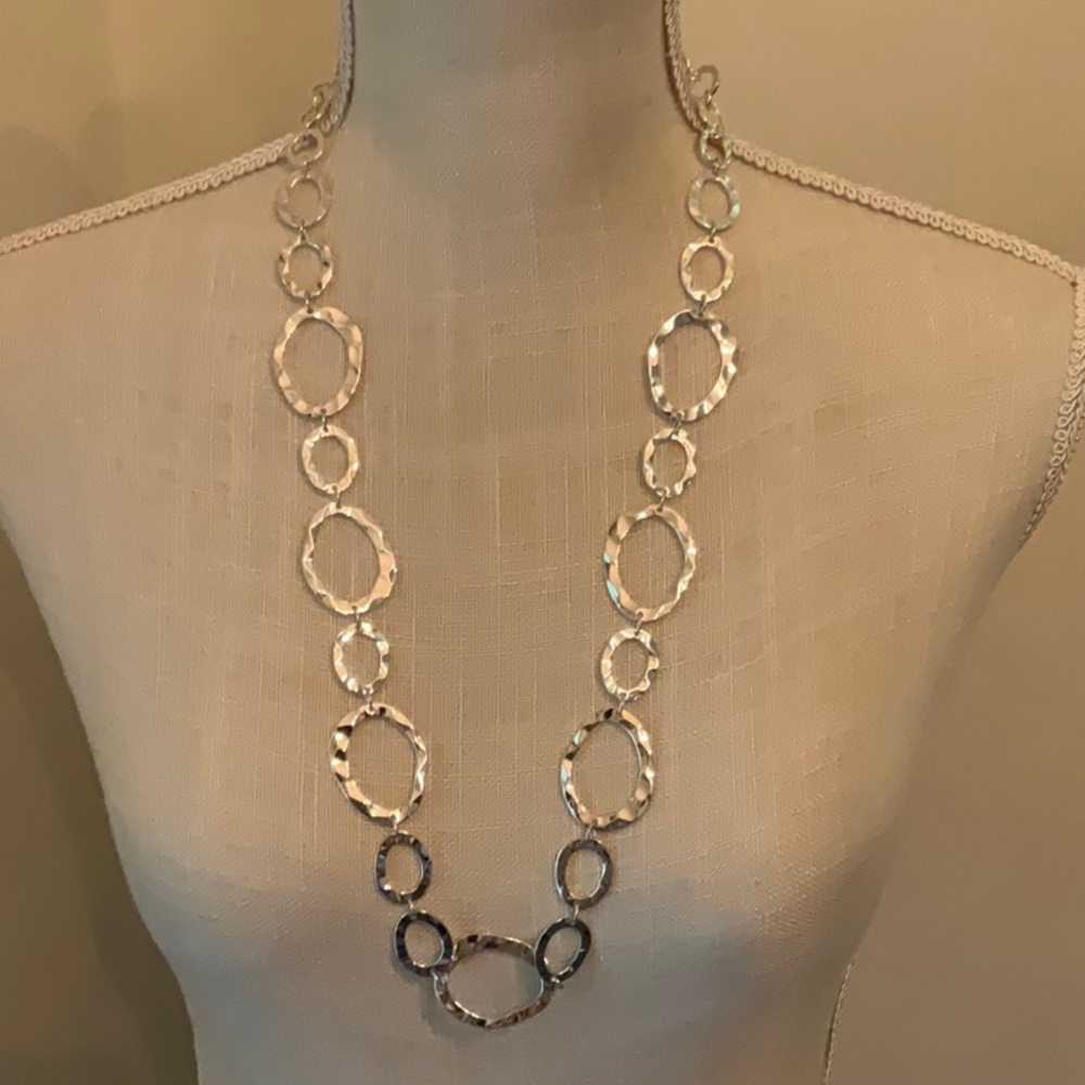 Kim Rogers Hammered Disk Silver-tone Necklace - Picture 4 of 4